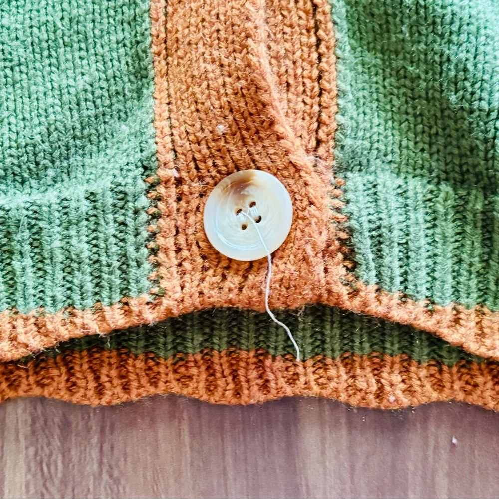 Unbranded Sz L Green and Brown Women's Cardigan with Embroidered Fox Design - Picture 8 of 10